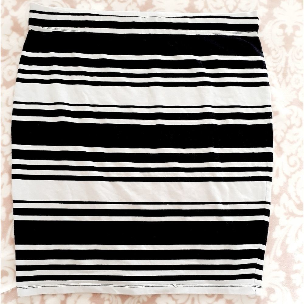 Boutique sz 2X striped pencil skirt